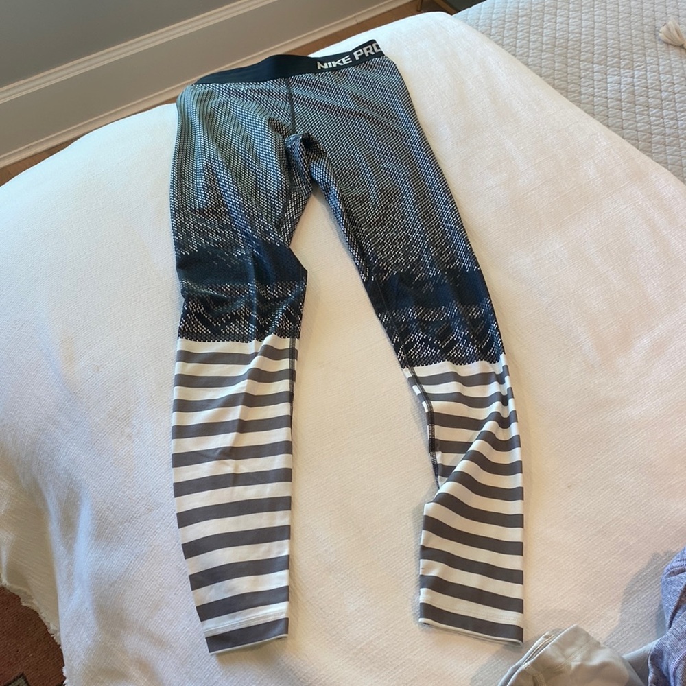 Nike Pro Dri-Fit Grey White Multi-Print Compression legging size S
